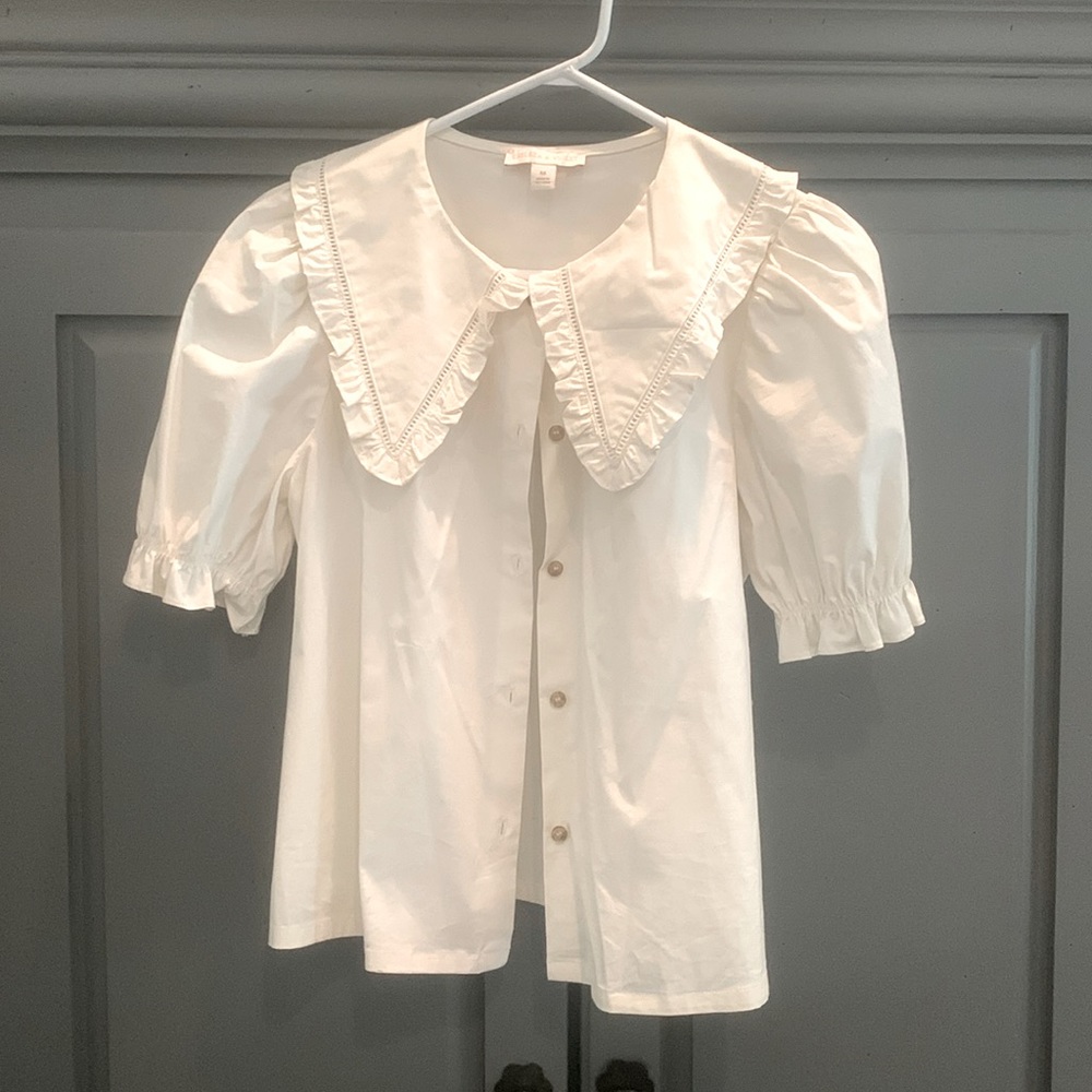 Chelsea & Violet sailor collared top. Cream in color. Size M